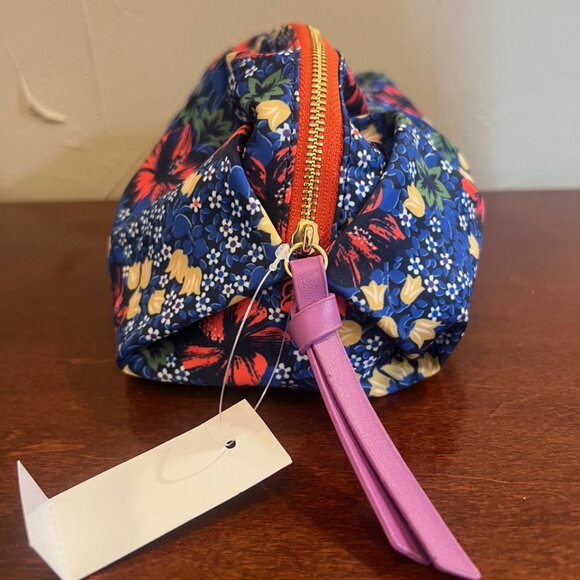 NWT Ann Taylor Makeup Bag - Floral ~ 9.5" x 5.5" - Picture 2 of 3